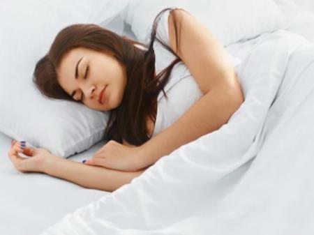 Ngủ quá ít và quá nhiều có liên quan đến suy giảm nhận thức