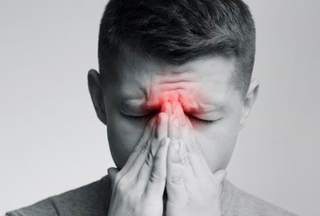 Phát hiện ra cơ chế kích hoạt các tế bào trong chứng đau đầu do cai rượu